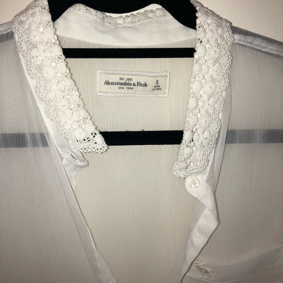 A&F NWOT White button up top - Picture 2 of 7